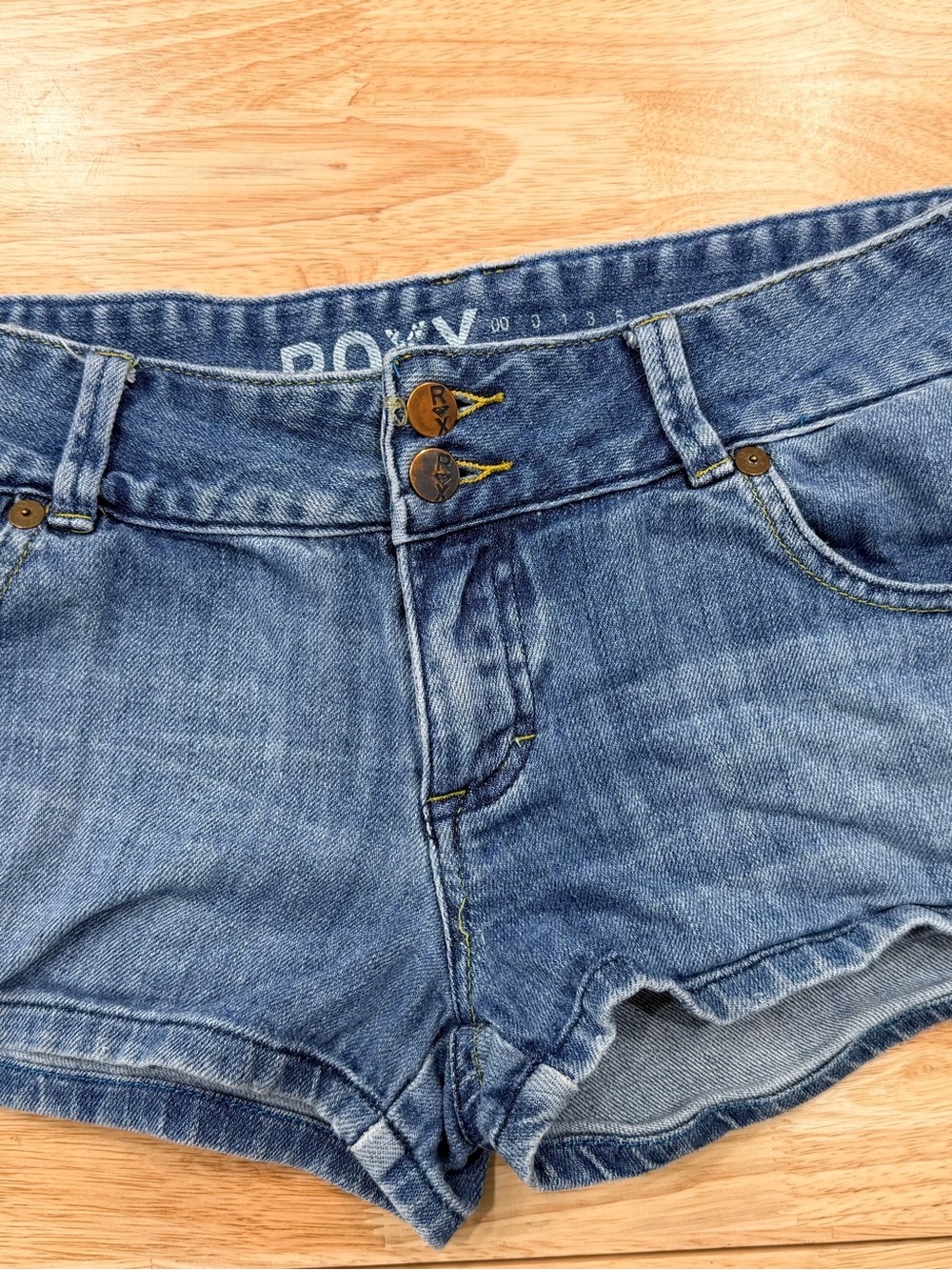 Roxy Double-Button Light Blue Denim Shorts